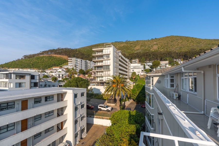 2 Bedroom Property for Sale in Sea Point Western Cape